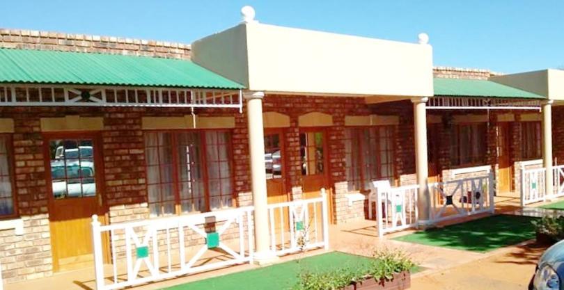 Camelot Estate Lodging Hotel Kimberley Exterior photo